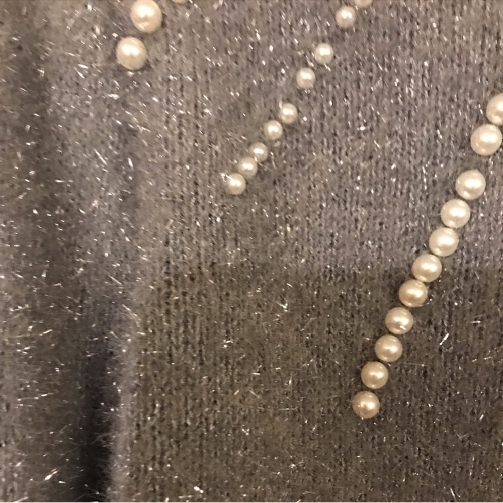 On 12th Cropped top Fuzzy Silver Sweater - Picture 3 of 5